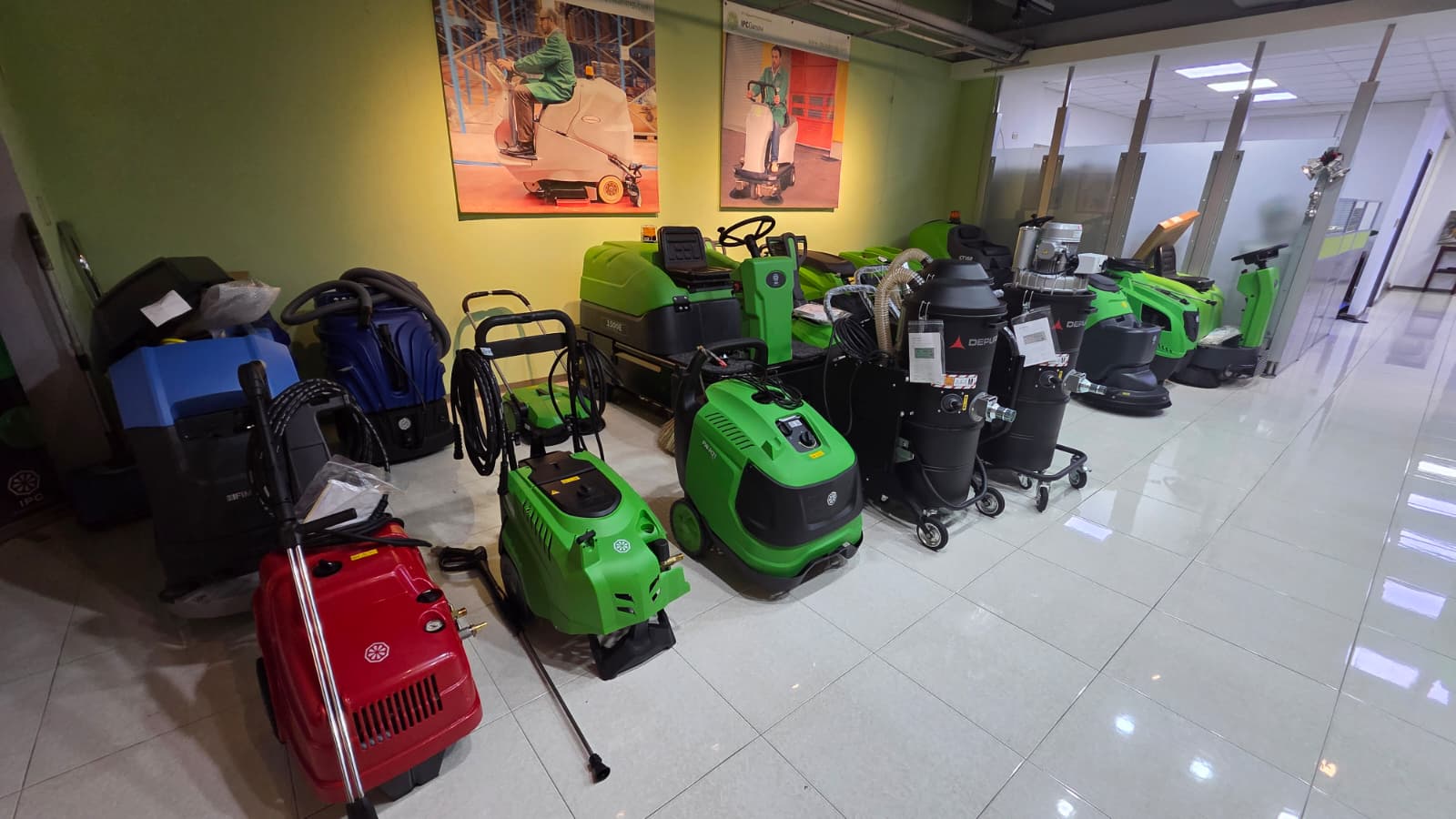IPC equipment lineup at Joynice showroom